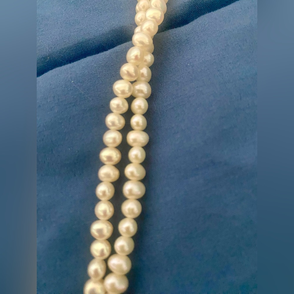 Elegant Freshwater Pearl Necklace - Picture 4 of 6